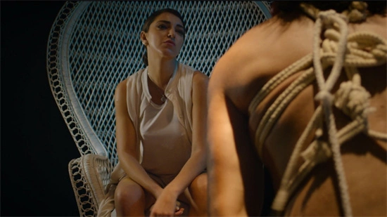 如何用tickle技巧激发你的BDSM玩法乐趣 一