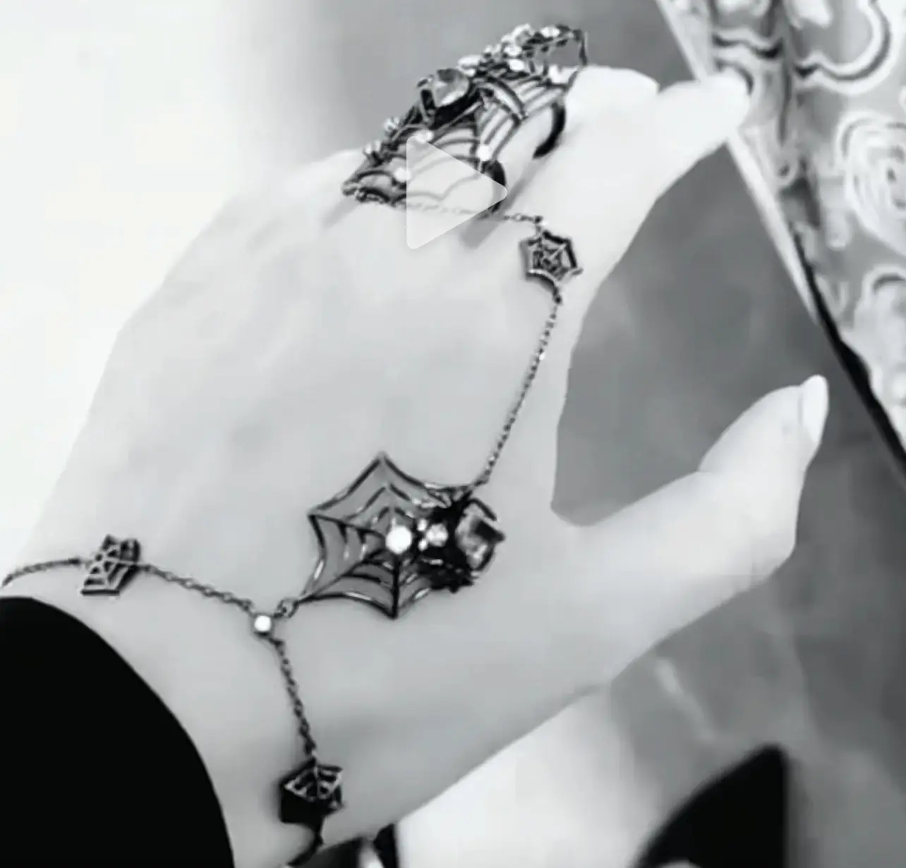 你了解“dirty talk”吗?探讨字母圈中那些亲密交谈的秘密与禁忌 一